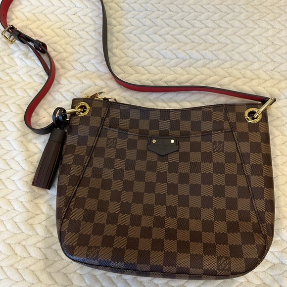 Authentic discontinued Louis Vuitton South Bank Besace - Picture 7 of 8